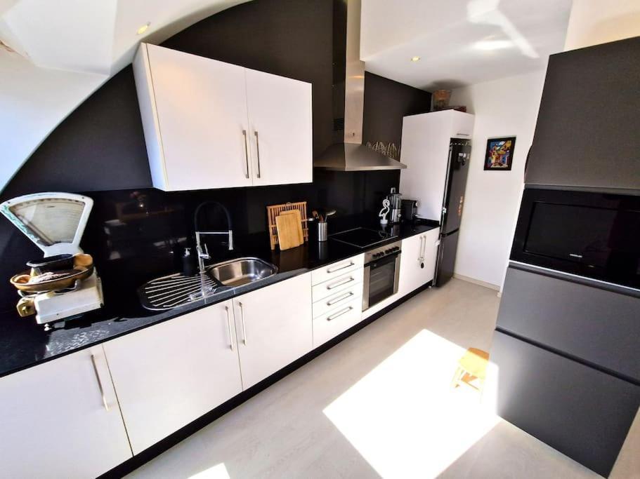 Apartamento Deluxe Vistas Al Mar Burela Eksteriør billede